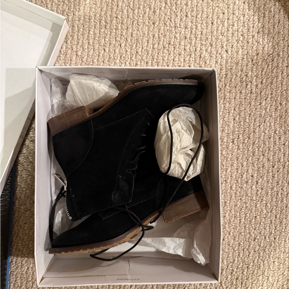 Steve Madden Black Lace Up Boots